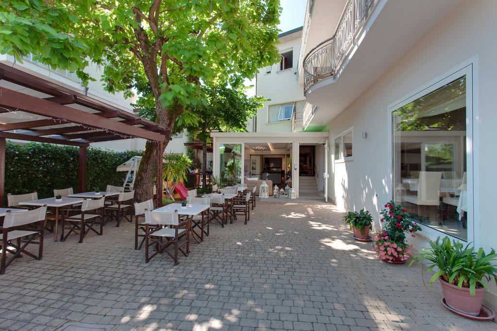 B&B Airone Cervia - Camere E Appartamenti Exterior photo